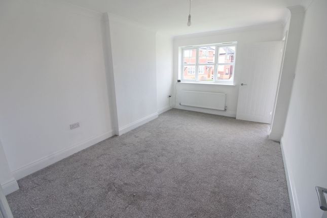 4 Whistlecroft Court, Wigan photo 4