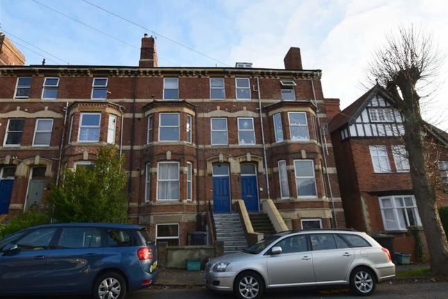 Flat to rent in Alexandra Road, Gloucester