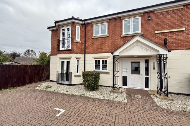 2-bed flat on 39, Western Avenue, Bracebridge Heath, £115,000