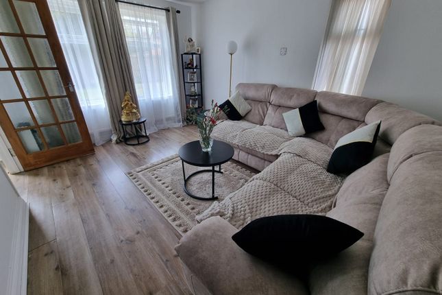 27 Elmdale Street, Leicester photo 3
