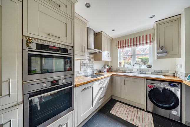 15, Rowley Close, Pyrford photo 2