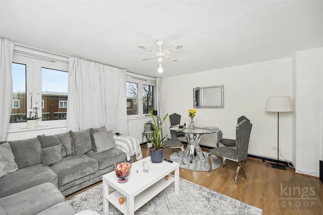 Flat 11, Cheviot House, Northumberland Park, London photo 3