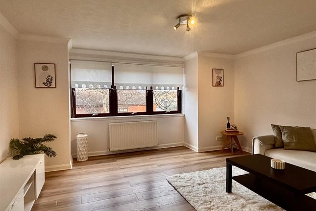 16, Whittagreen Court, Motherwell photo 3
