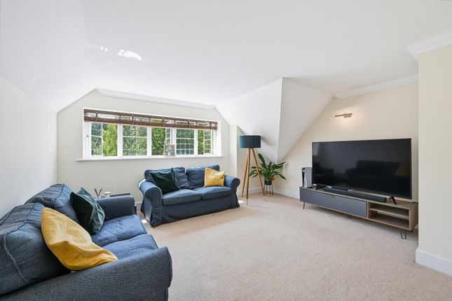 Flat 17, Shaw House, Elizabeth Drive, Banstead photo 3