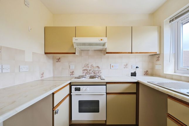 39, Meadow Court, Dorset photo 4