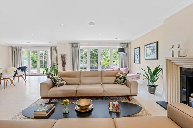 Godolphin Road, Weybridge photo 4