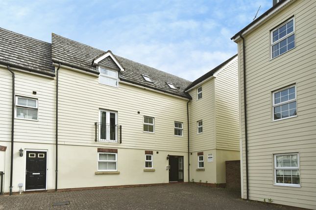 2-bed flat on 59, Mazurek Way, Swindon, £120,000