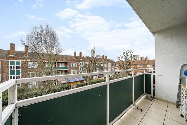 Flat for sale in Henry Dickens Court, London