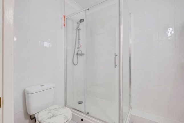 Flat for sale in Park View Court, Bournemouth