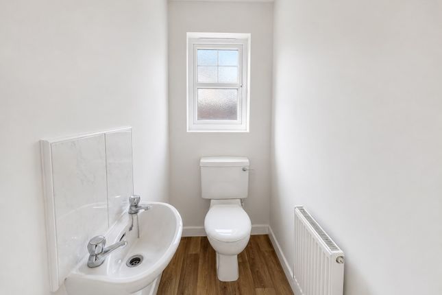 3, Sandalwood Mews, Bradford photo 3