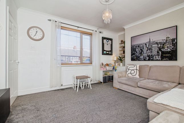 37, Collingwood Avenue, Wallsend photo 4