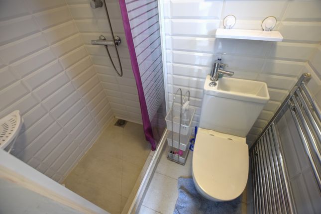 33, Mortlake Road, Ilford photo 5