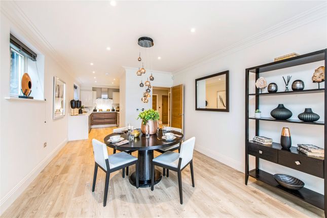 2, Alexander Court, Northwood photo 4