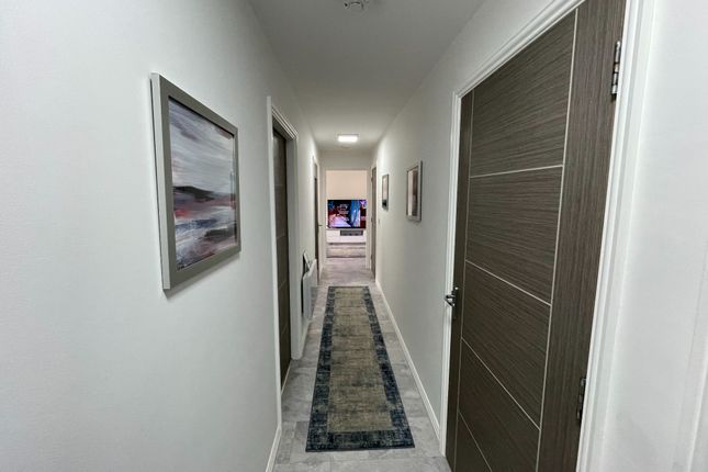 Flat 6 5, Cedarwood Close, Manchester photo 2