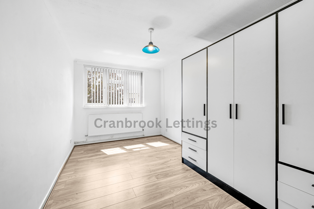 Haldon Close, CHIGWELL photo 4