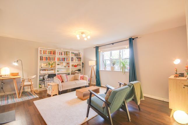 8, Boughton Way, Gloucester photo 2