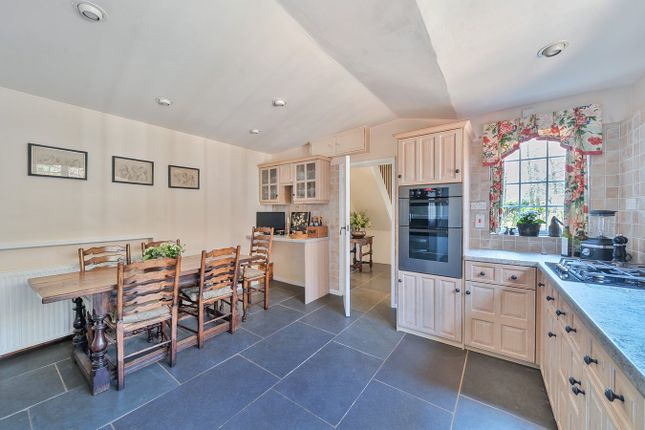 18, Honey Lane, Ringwood photo 4