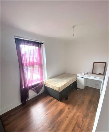 Thumbnail Room to rent in Clive Street, Cardiff