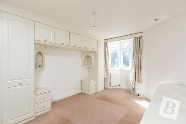 9, Brookmans Close, Upminster photo 4