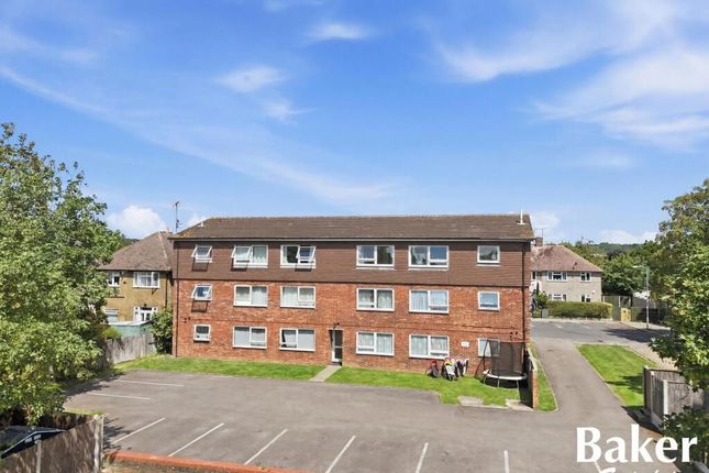 71 Patricia Court, Dryden Close, Ilford photo 3