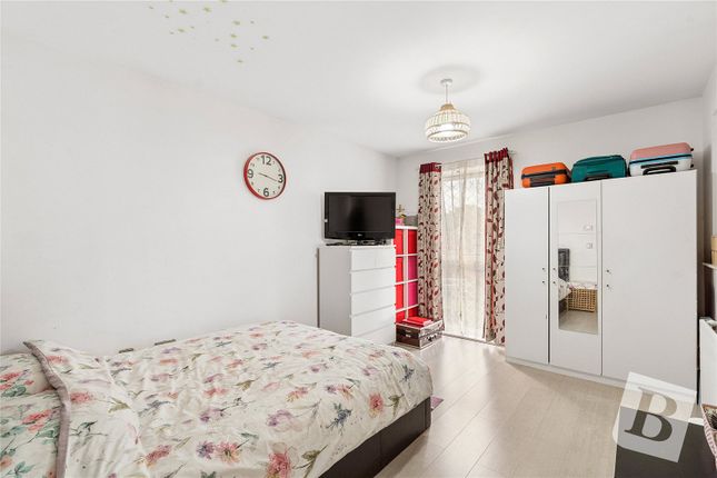 26, Morgan Crescent, Dagenham photo 3