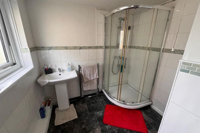75, Fernside Avenue, Huddersfield photo 2