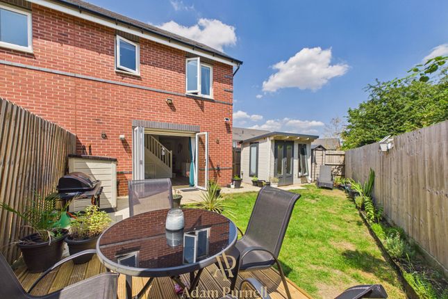 10 Henry Collins Close, Leicester photo 4