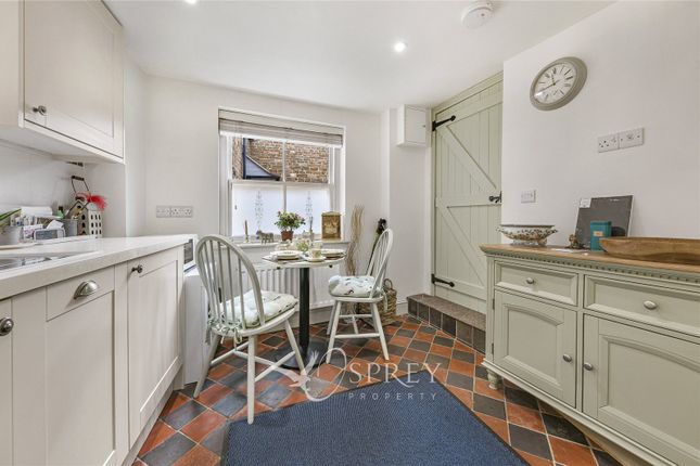 Crown Cottage, 3, Toons Yard, Uppingham photo 2