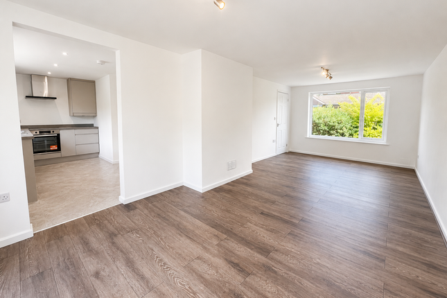 37, Humber Drive, Bury photo 4