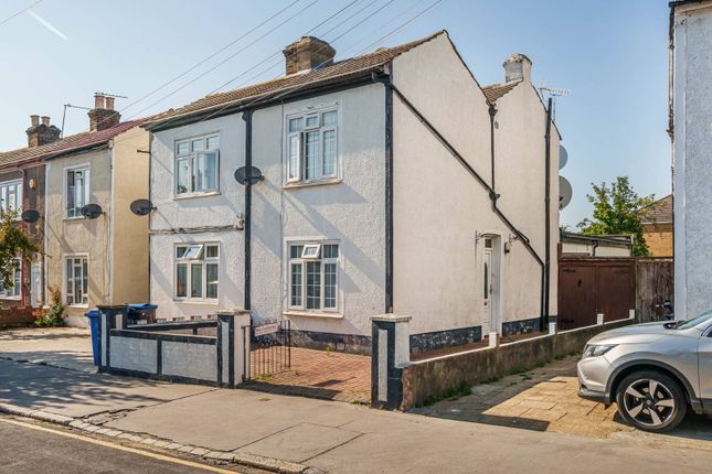 Terraced house for sale in Stanley Road, Croydon