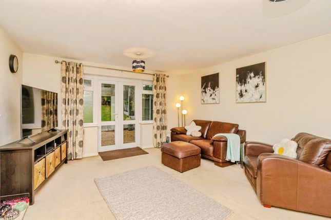 20, Haymaker Way, Cannock photo 2