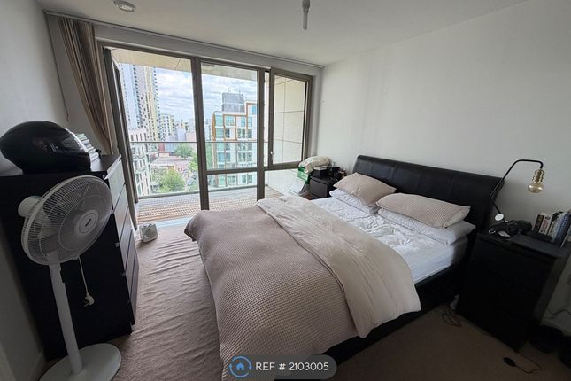Flat, Bluebell Apartments Swan Lane, London photo 5