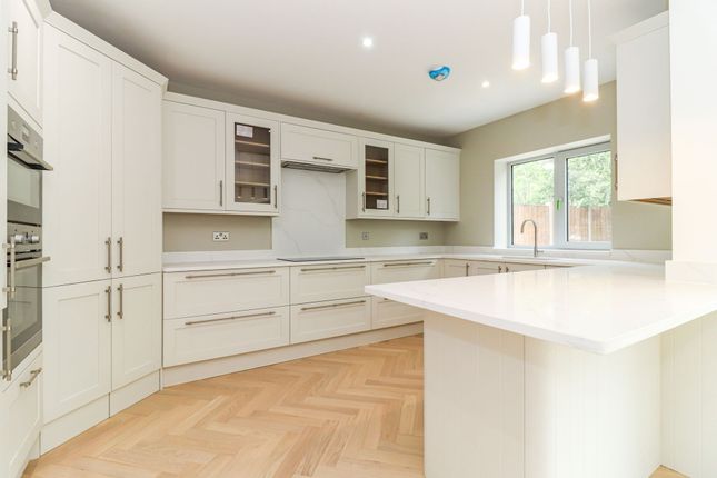 Meadowgate, Bell Lane, Abbots Langley photo 5