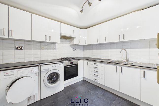 Flat 2, Lakeside Lodge, London photo 2