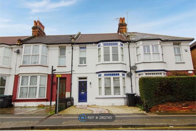 Terraced house to rent in Gravesend, Gravesend