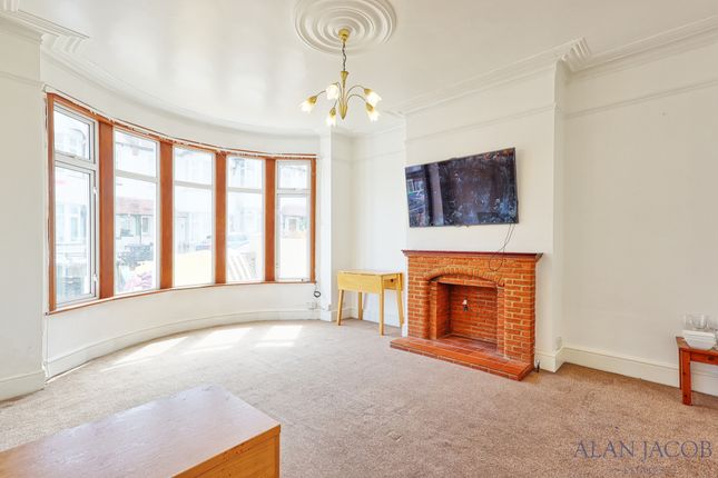 111, Beedell Avenue, Westcliff-on-Sea photo 4