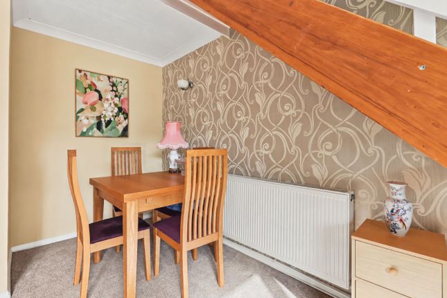42, Hogarth Drive, Shoeburyness photo 3
