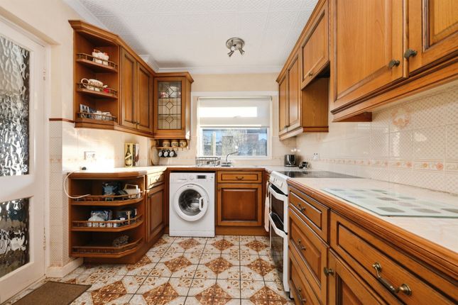 4, Chapel Fields, HARLOW photo 3