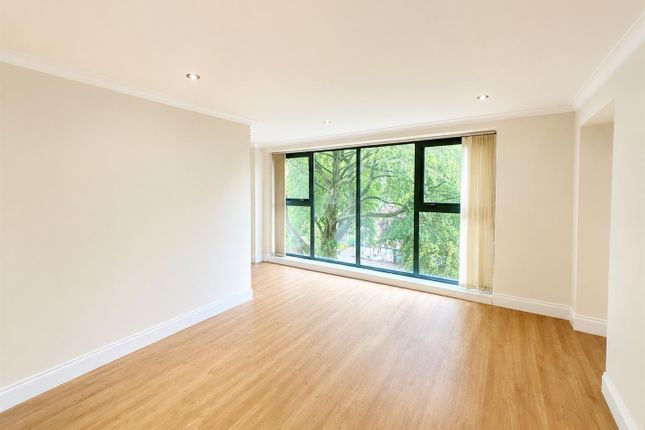 Flat 10, 151, Parkcroft, Bury Old Road, Salford photo 3