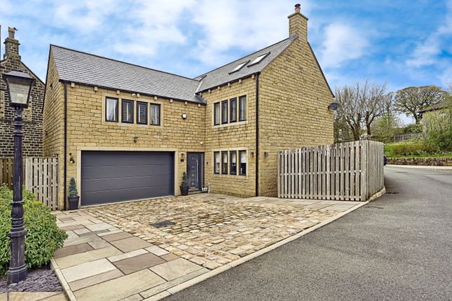 Thumbnail Detached house for sale in Leeside, Oldham