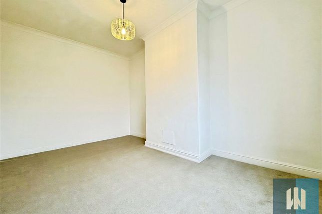 25, Dean Street, Huddersfield photo 4
