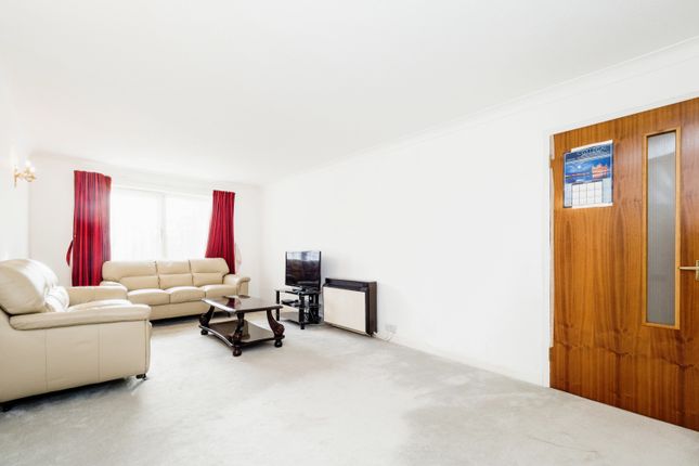 Property for sale in 128 Beehive Lane, Ilford