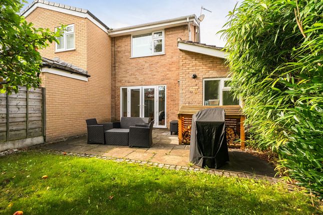 19 Bramley Close, Wilmslow photo 3