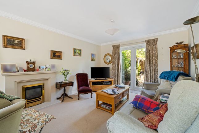 11, Stride Close, Chichester photo 4