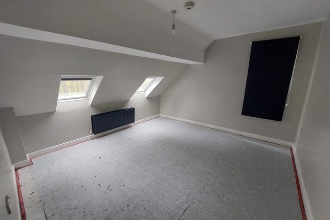 3, Sholebroke Avenue, Leeds photo 2