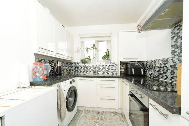 11, Staverton Way, Wiltshire photo 3