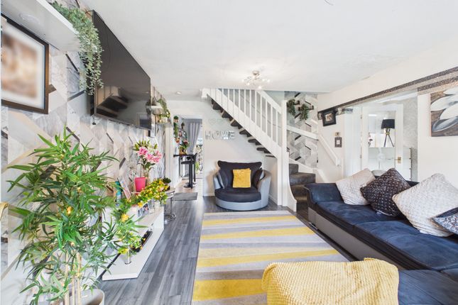 11 Donaldson Green, Uddingston photo 2