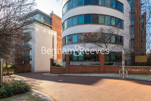 Flat to rent in Thornwood Gardens, Kensington