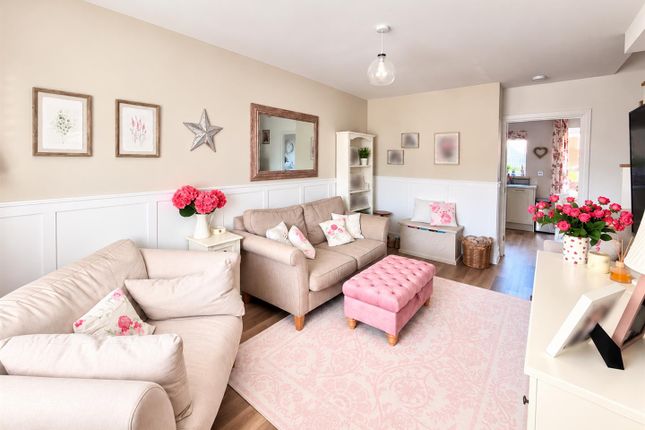 28, Merchant Crescent, Faringdon photo 3
