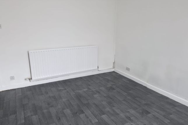 88 Whiteacre Road, Ashton-under-Lyne photo 3